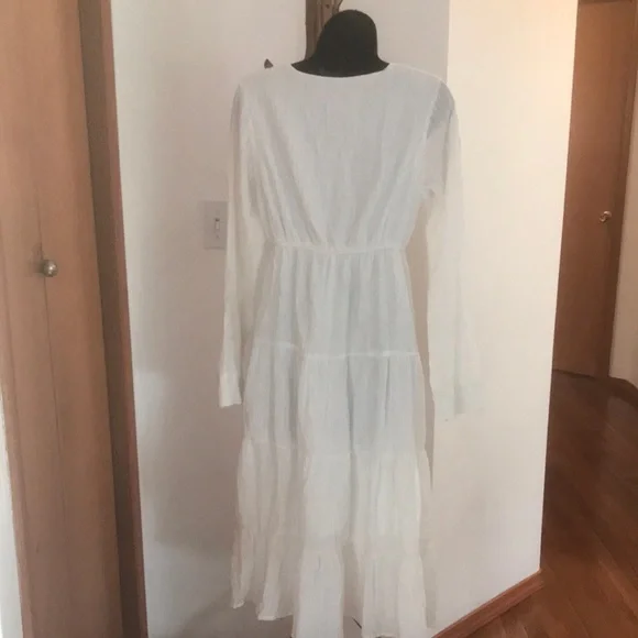 Elegant White Maxi Dress Dazy S - Picture 2 of 3